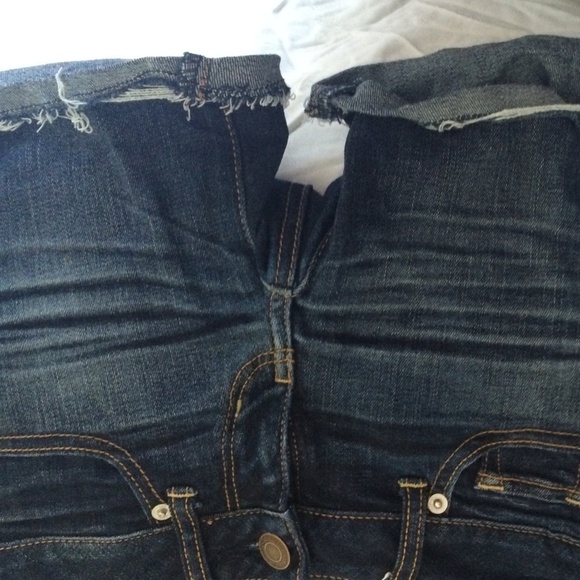 American Eagle Stretch, Dark wash denim midi shorts, Size 0 - Picture 3 of 4